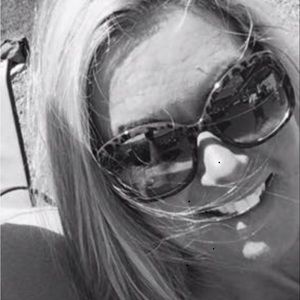 Meet your Posher, Paige